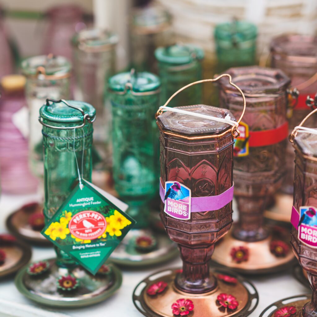 feeders for attracting hummingbirds
