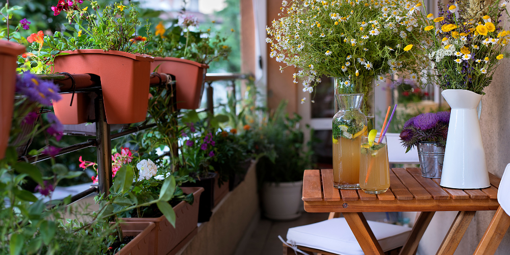 Mahoney's Garden Center-New England-Massachussets-Container Gardening in Brighton-patio with container flowers and herbs